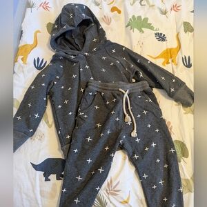 Mebie baby - Charcoal Gray Hooded Matching Set with White Crosses